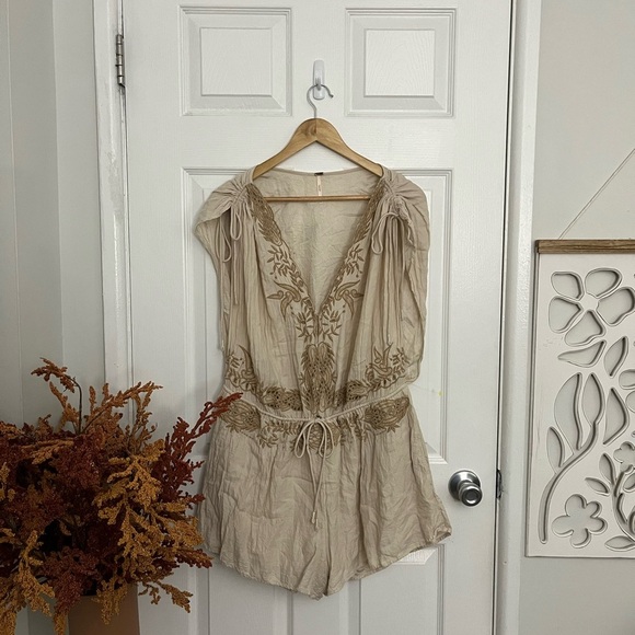 Free People Weila Cream Lace-Trimmed Romper One Piece - Picture 3 of 11